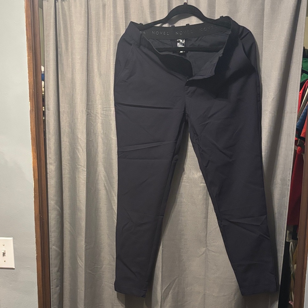 Novel Hybrid women’s pants. Size medium. Dark navy.